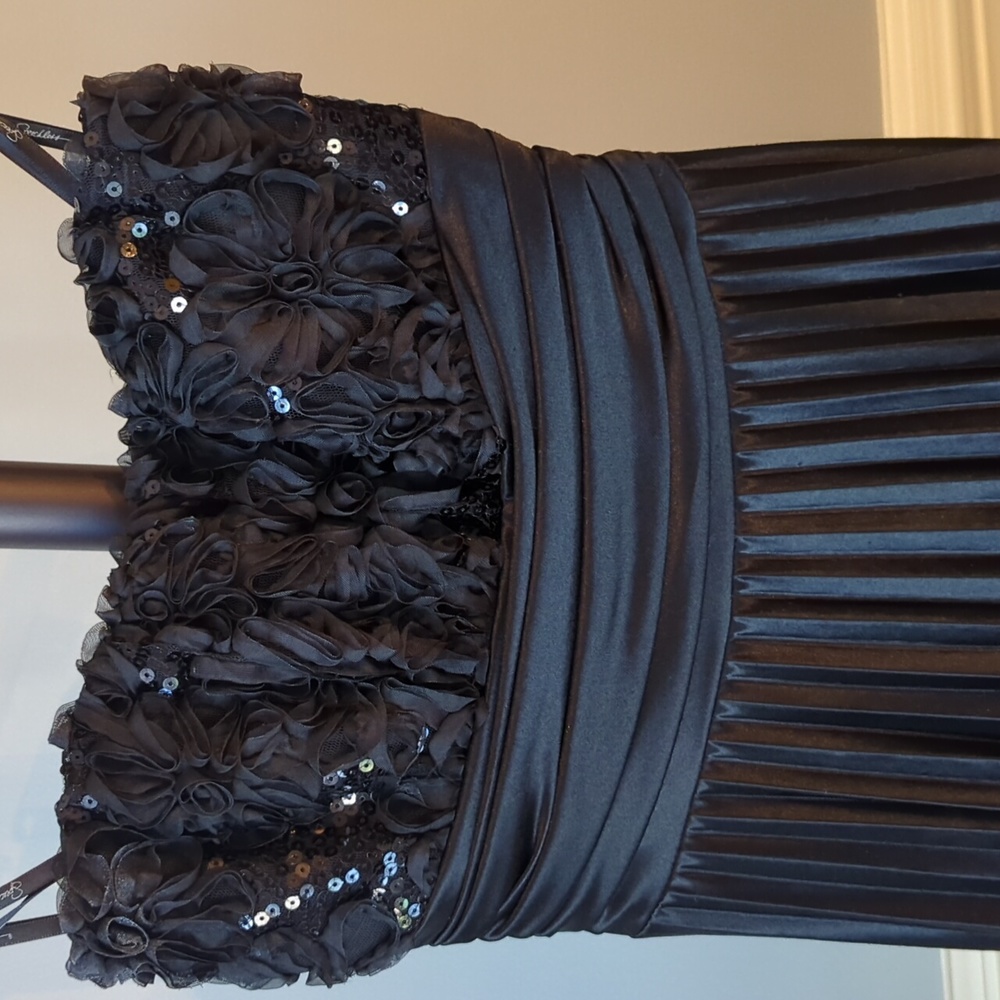 Black strapless gown, floral, sequin floor length - Picture 2 of 9